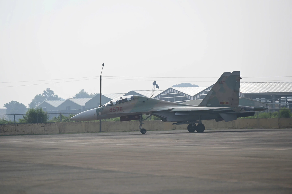 Sân bay quân sự Biên Hoà được trang bị các loại tiêm kích hiện đại sẵn sàng chiến đấu 